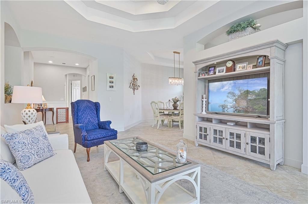 10251 Glastonbury CIR 201