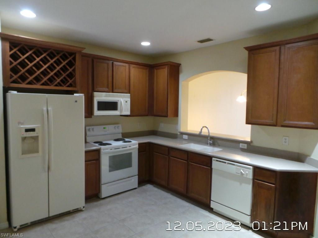 COLONNADE AT FORUM - Residential