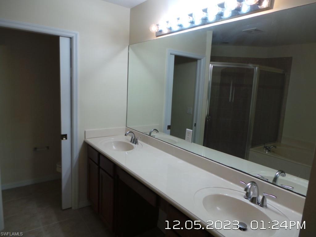 COLONNADE AT FORUM - Residential