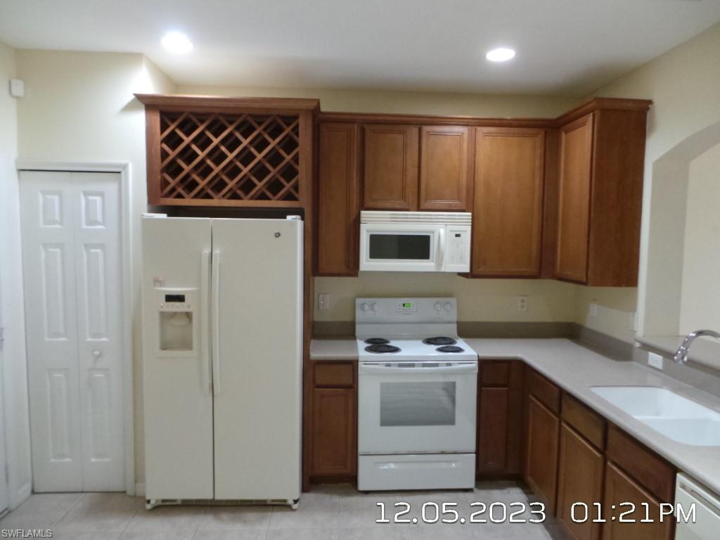 COLONNADE AT FORUM - Residential