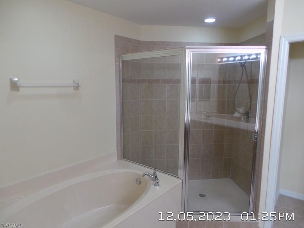 COLONNADE AT FORUM - Residential