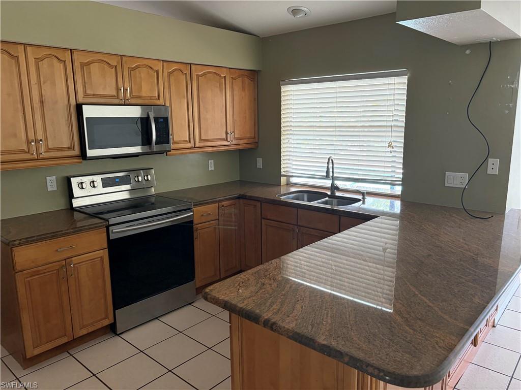 SAN CARLOS PARK - Residential