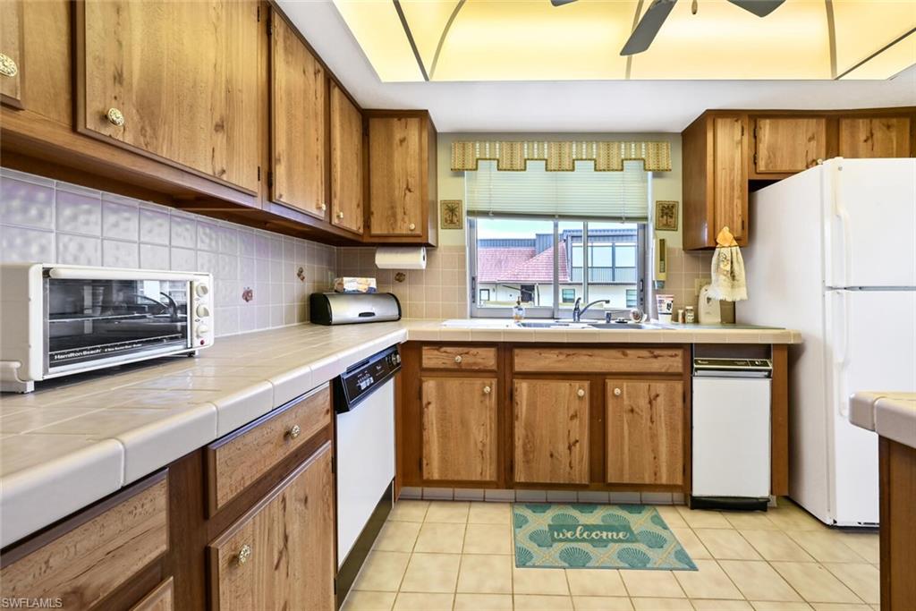 MARISOL PLAZA - Residential