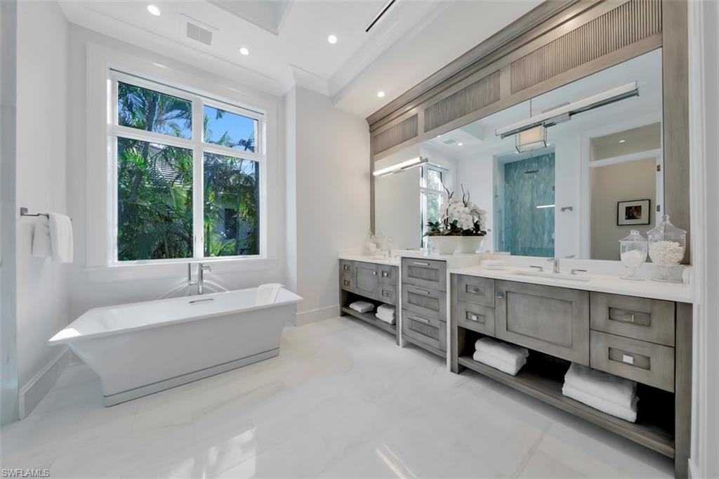 MOORINGS - Residential