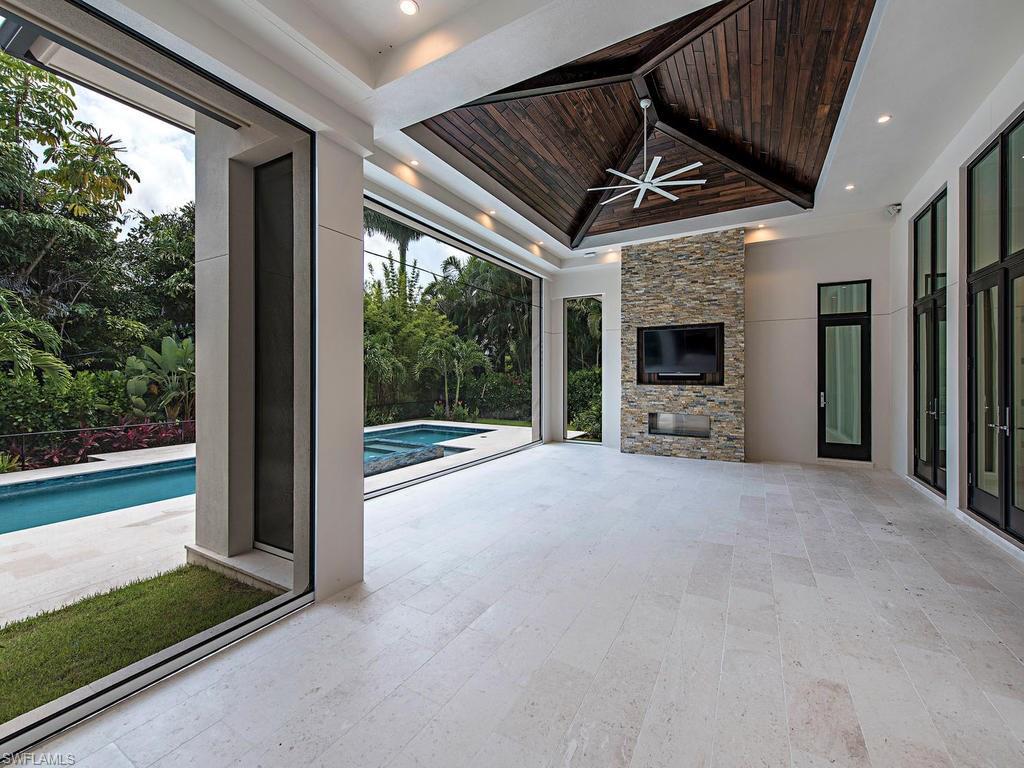 MOORINGS - Residential