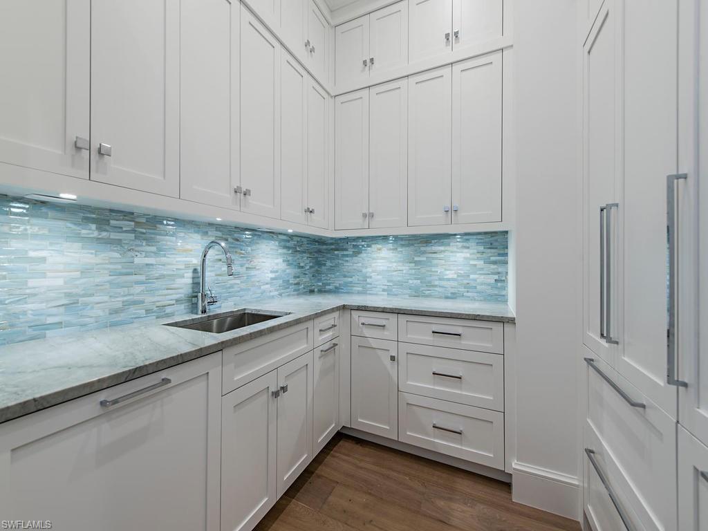 MOORINGS - Residential