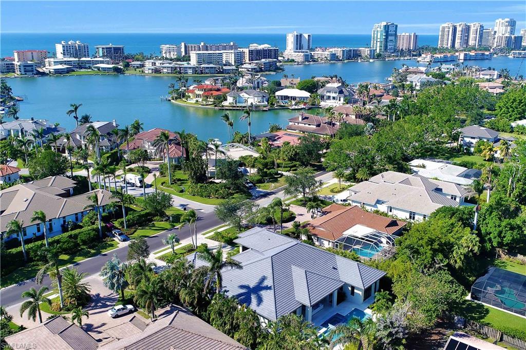 MOORINGS - Residential