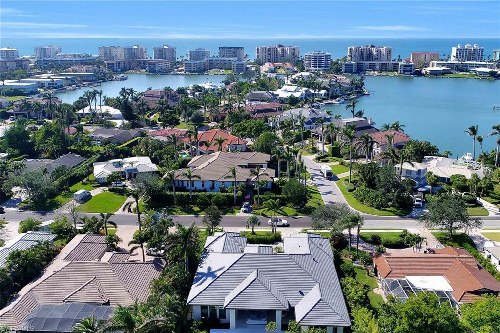 MOORINGS - Residential