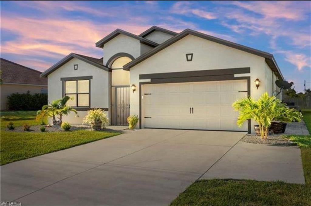CAPE CORAL - Residential