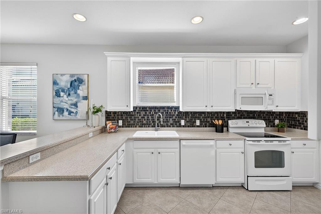 REFLECTION LAKES OF NAPLES - Residential