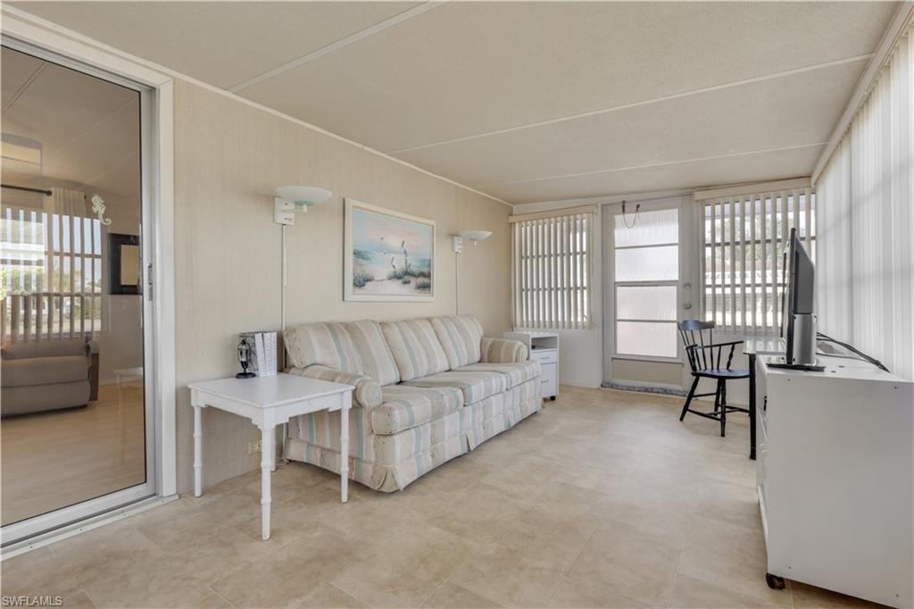 CARRIAGE VILLAGE - Residential