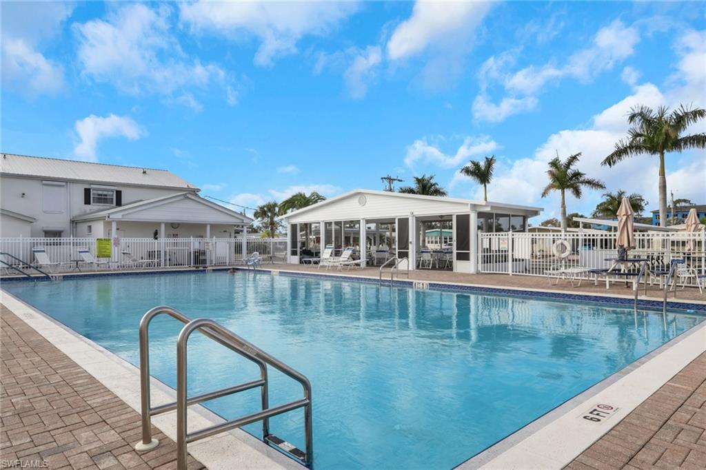 CARRIAGE VILLAGE - Residential