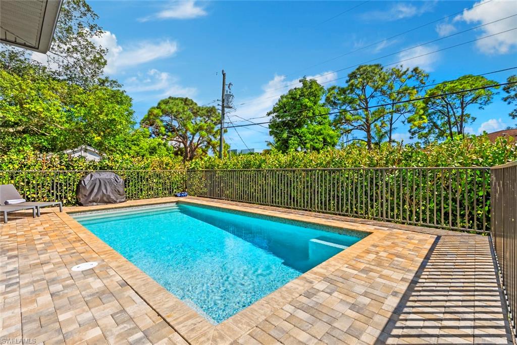 NAPLES VILLAS - Residential Lease