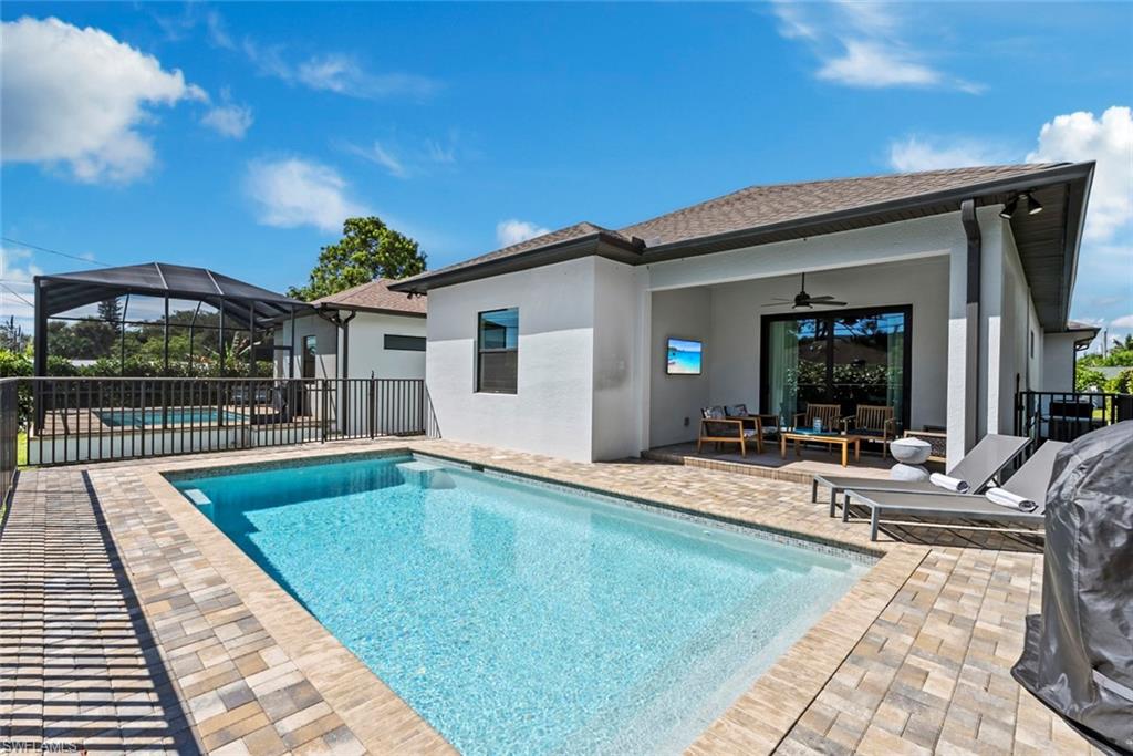 NAPLES VILLAS - Residential Lease