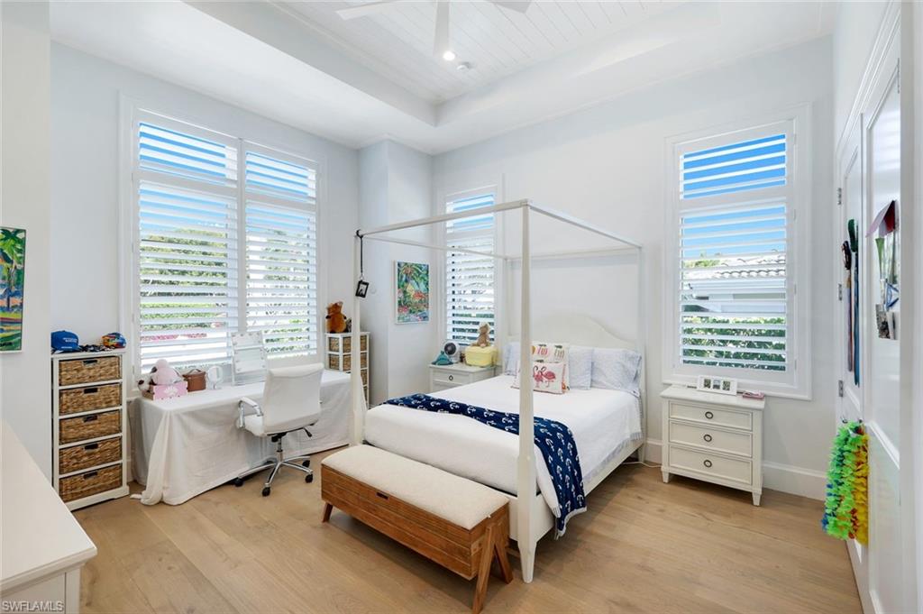 MOORINGS - Residential