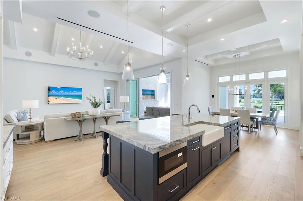 MOORINGS - Residential