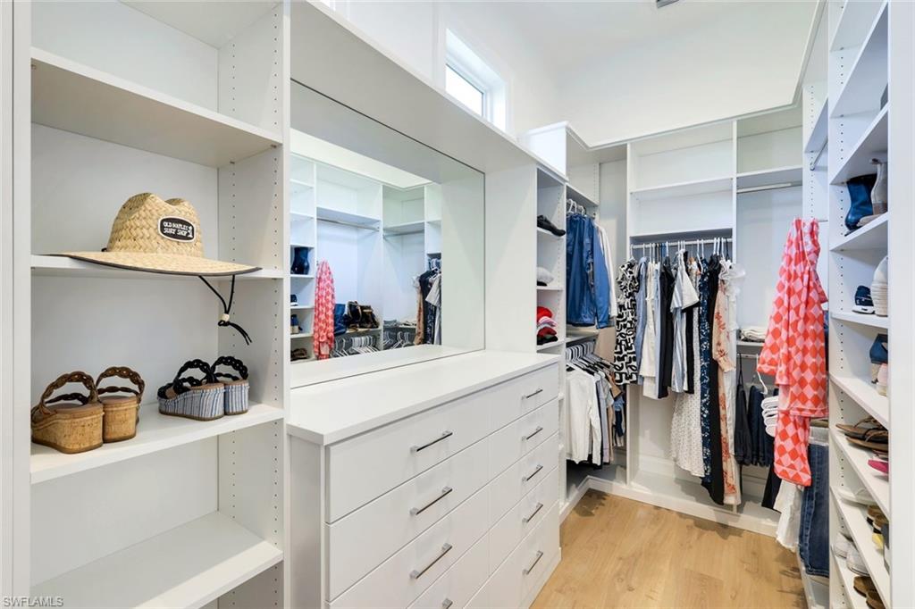 MOORINGS - Residential