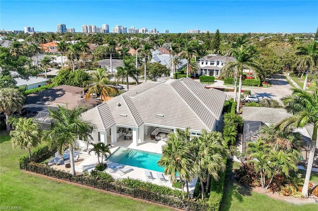 Photo of 730 Harbour DR, NAPLES, FL 34103 (MLS # 226008452)