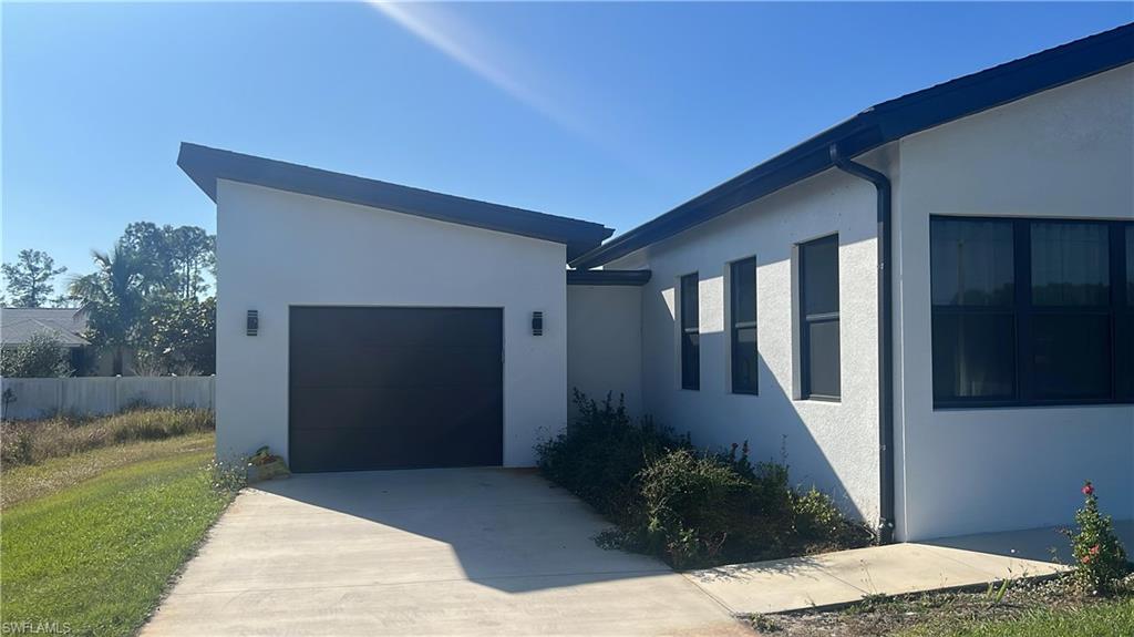 MIRROR LAKES - Residential