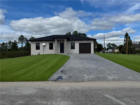 607 E 8th St, Lehigh Acres, FL 33972 - #: 225019327