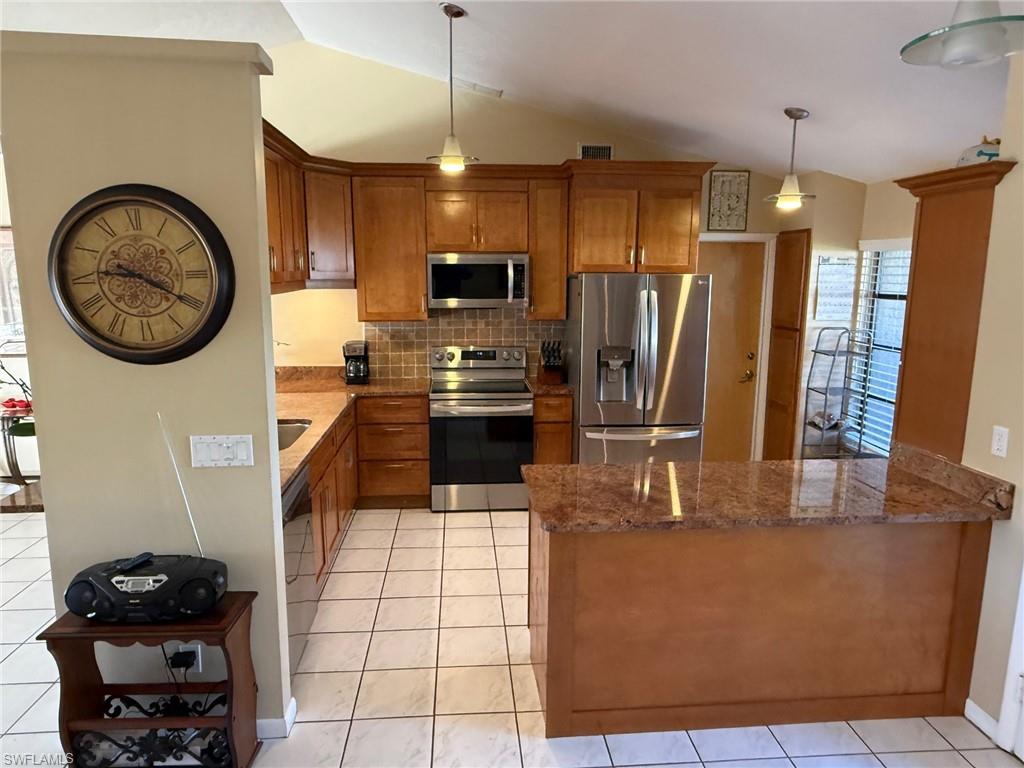 CAPE CORAL - Residential