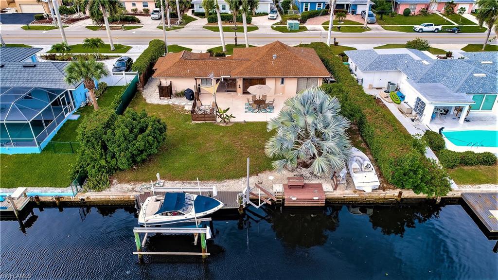 MARCO BEACH - Residential