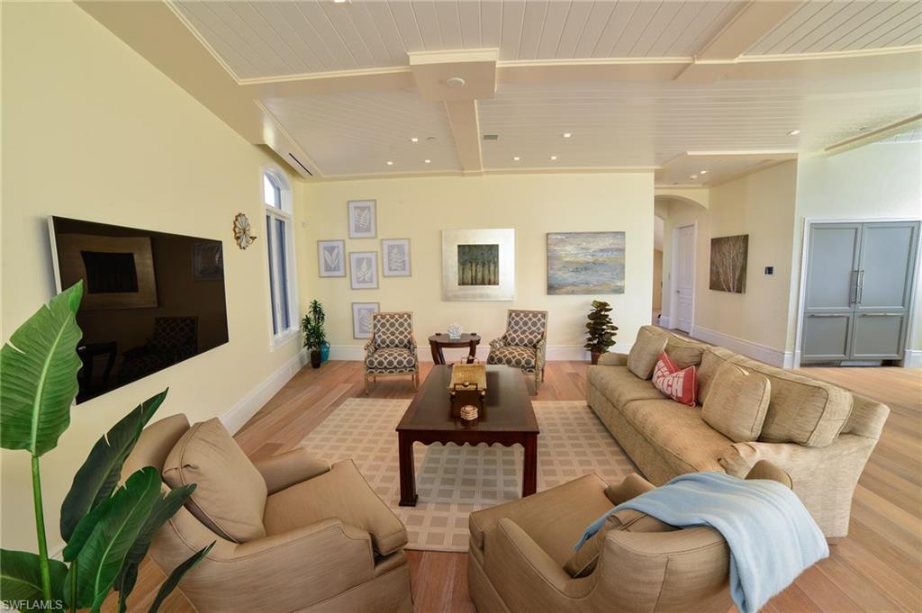 BAREFOOT BEACH - Residential