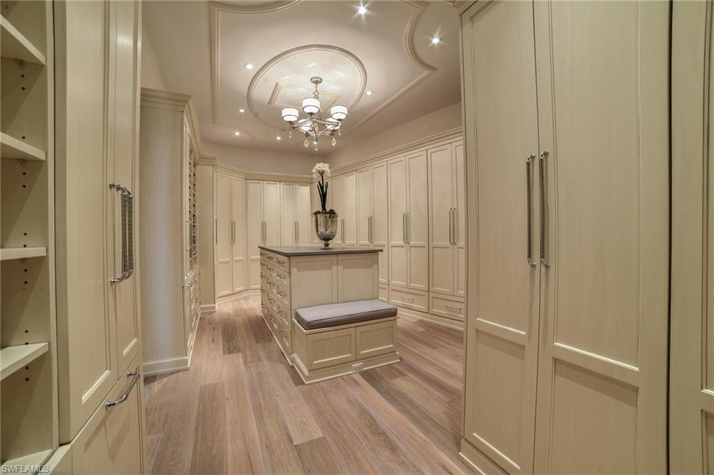 BAREFOOT BEACH - Residential