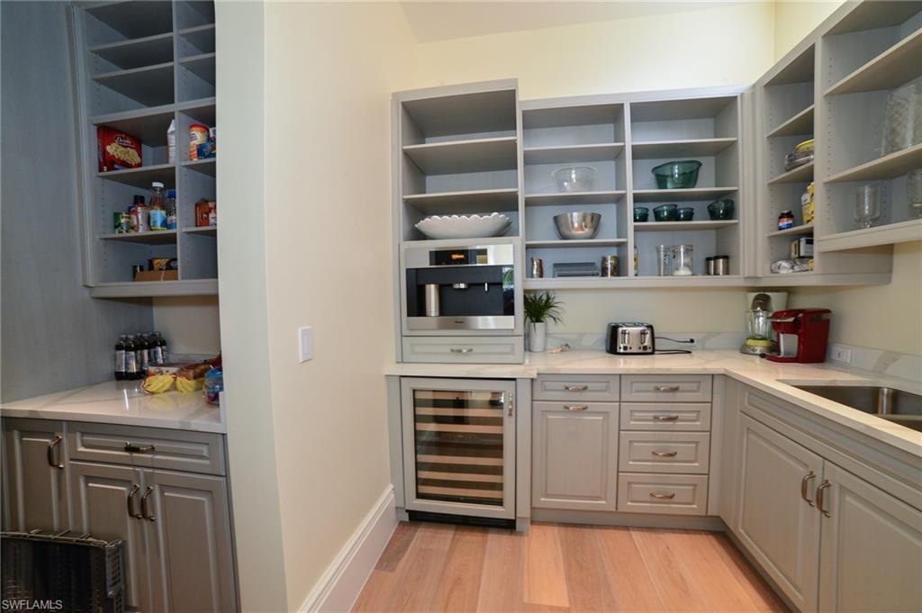 BAREFOOT BEACH - Residential