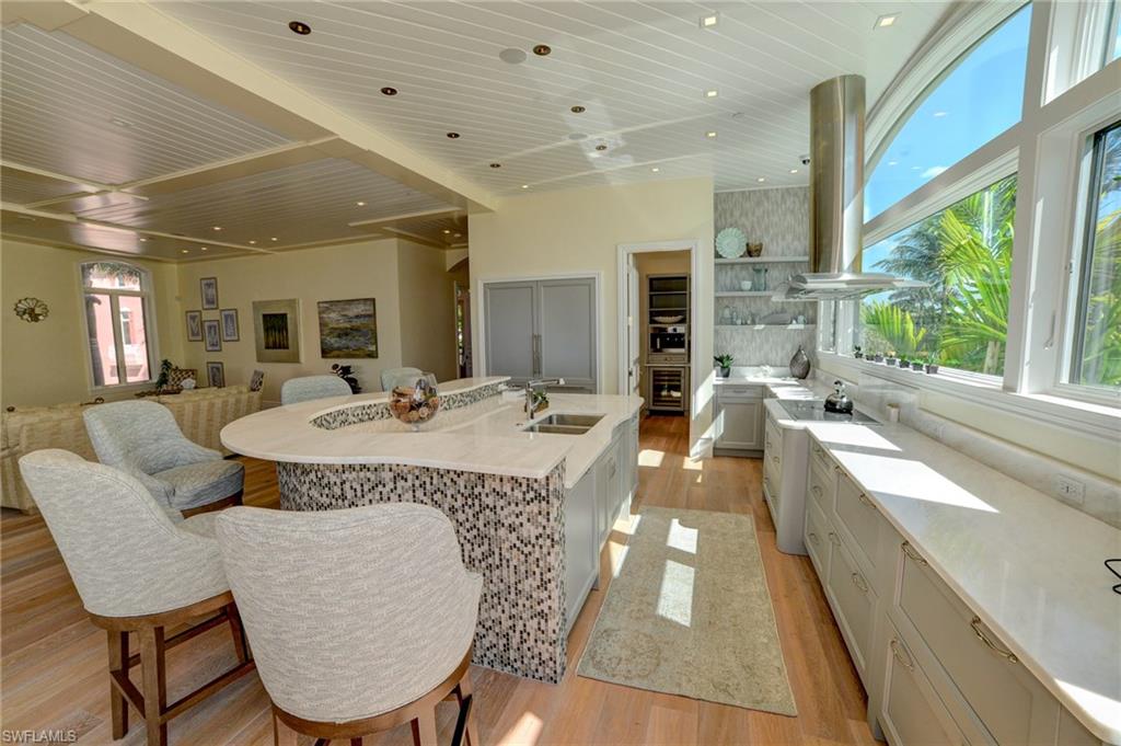 BAREFOOT BEACH - Residential