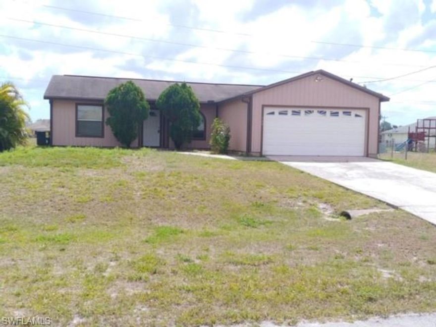 Affordable home looking for a new family. This wood frame home has a new HVAC system installed May 2019. There are wood laminate floors in the living room and kitchen. Bedrooms have newer carpeting. A fenced back yard for the kids and dog. This one deserves a look.