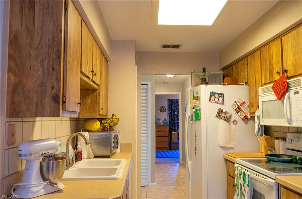 COMPASS POINT CONDO - Residential