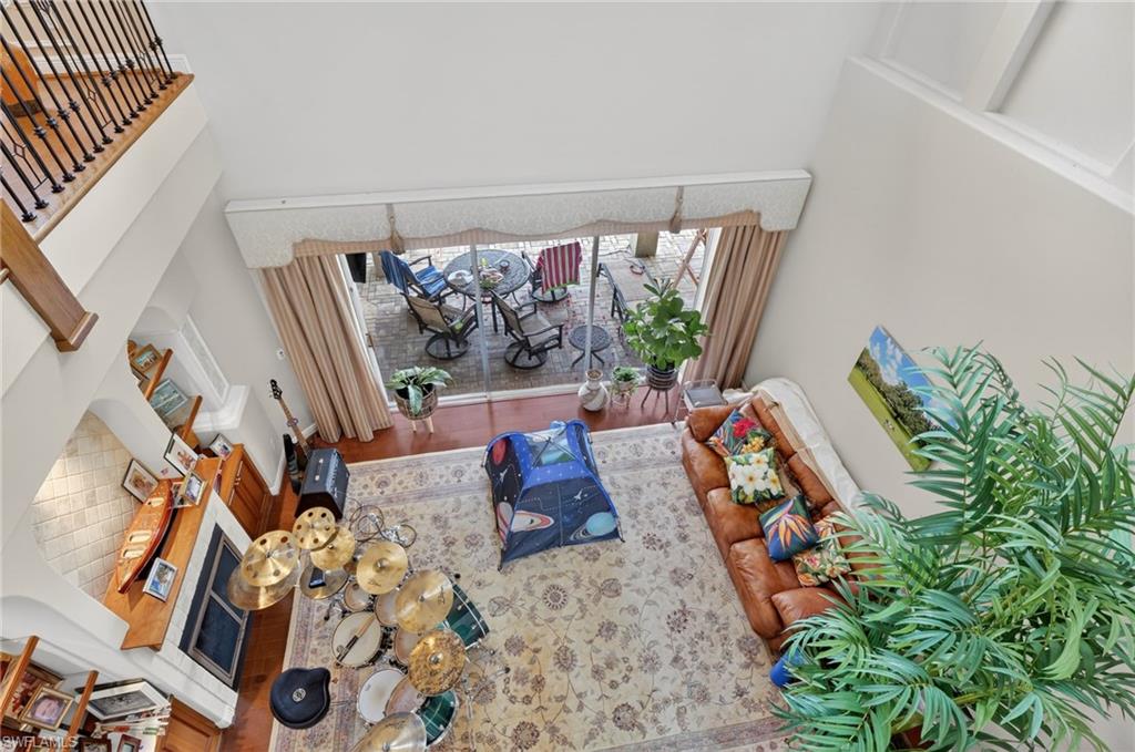 Properties 1964 Rialto WAY