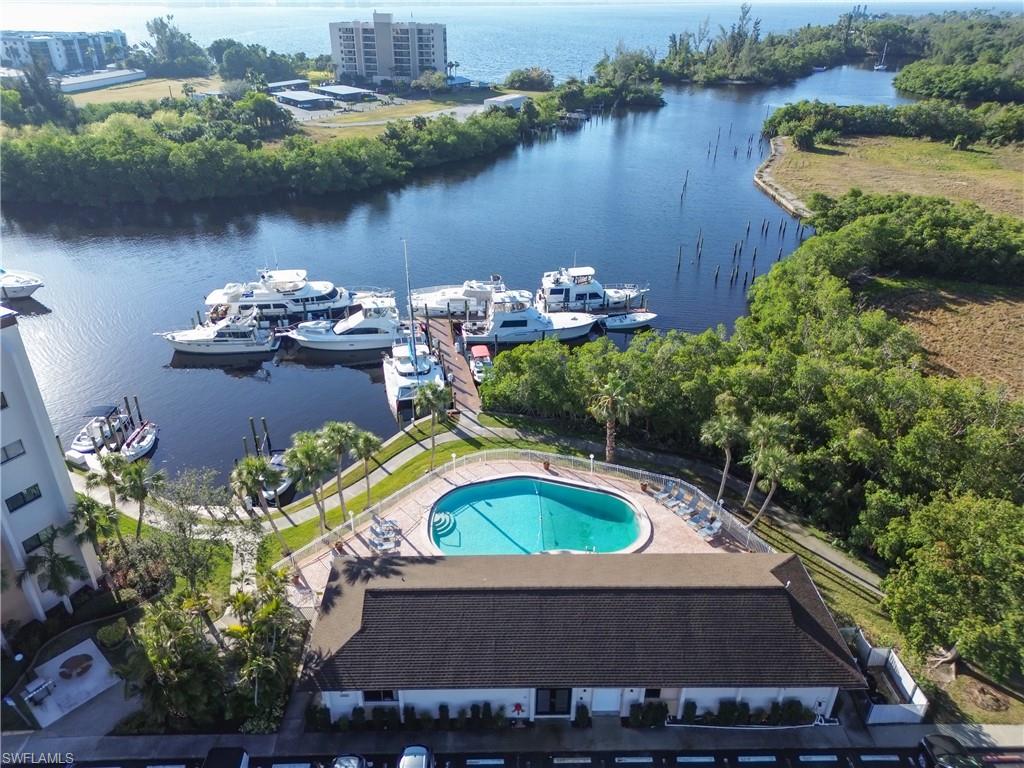 PARKWAY CONDO - Residential