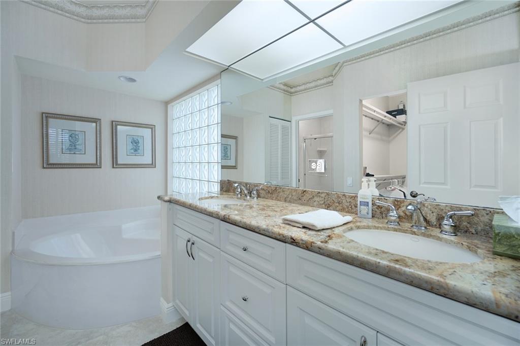 OAKWOOD CARRIAGE HOME - Residential