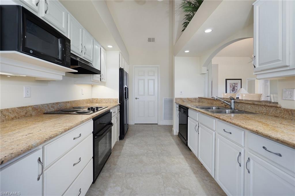 OAKWOOD CARRIAGE HOME - Residential