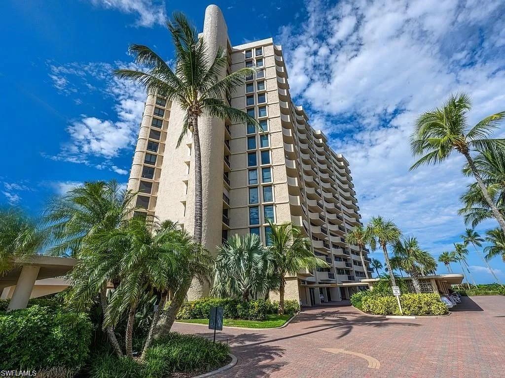 4001 Gulf Shore BLVD N 305