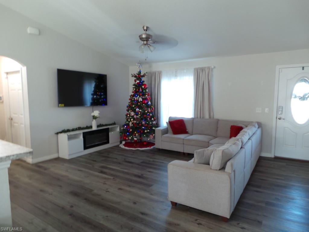 MARION OAKS - Residential