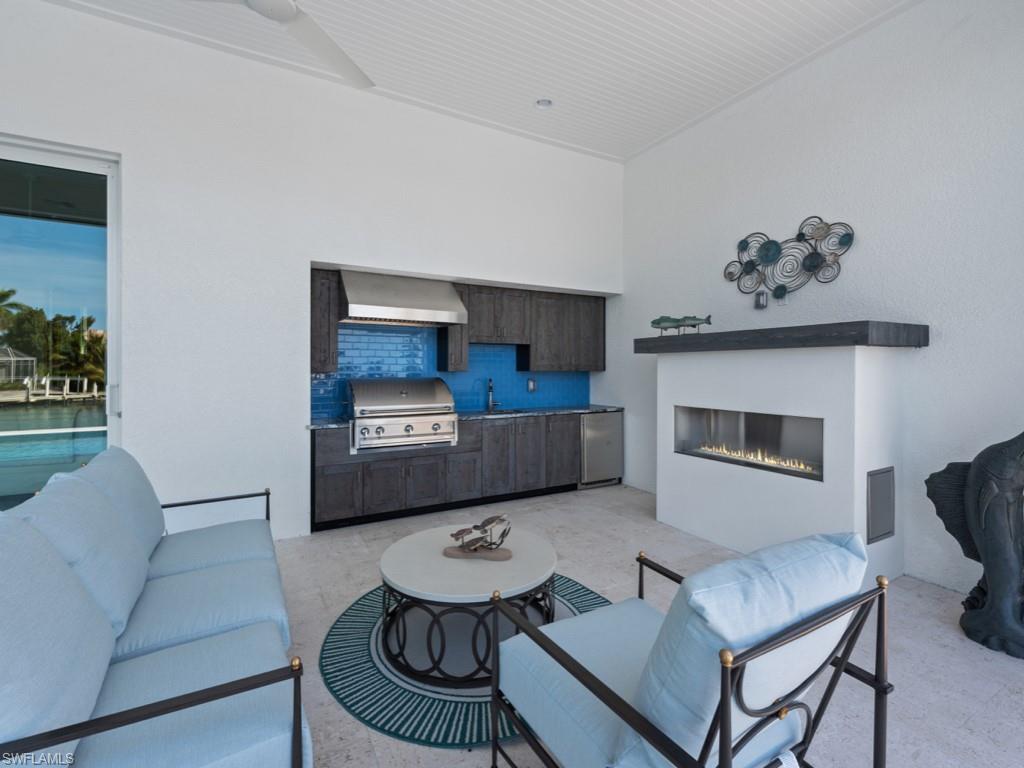 MARCO BEACH - Residential