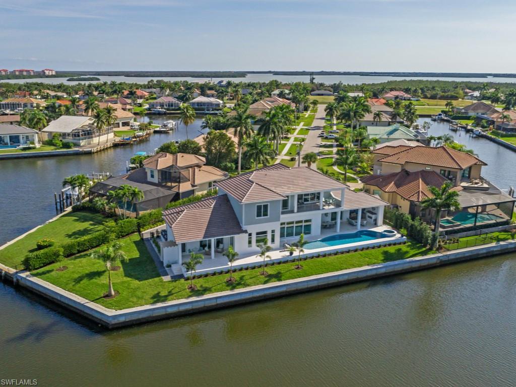 MARCO BEACH - Residential