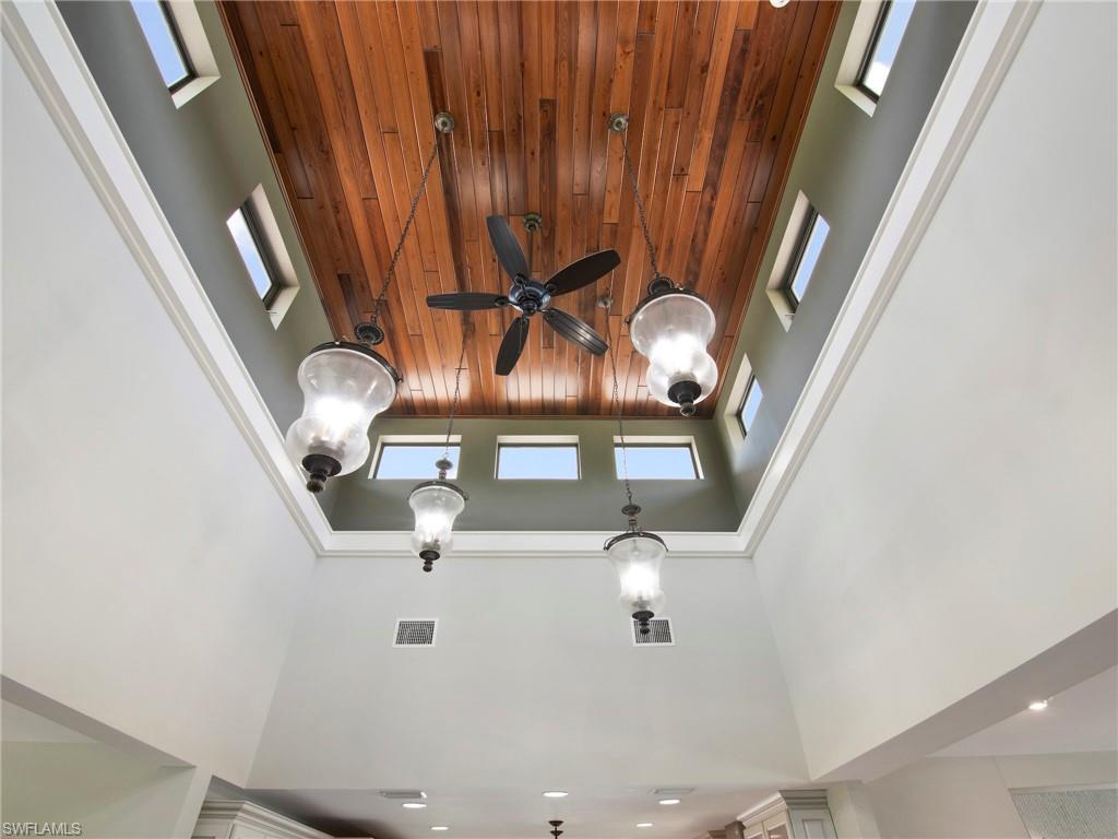 COLONIAL FARMS - Residential