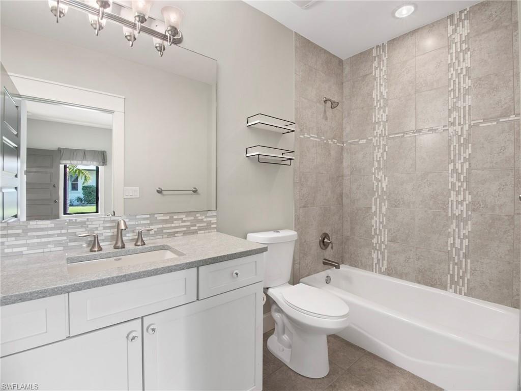 COLONIAL FARMS - Residential