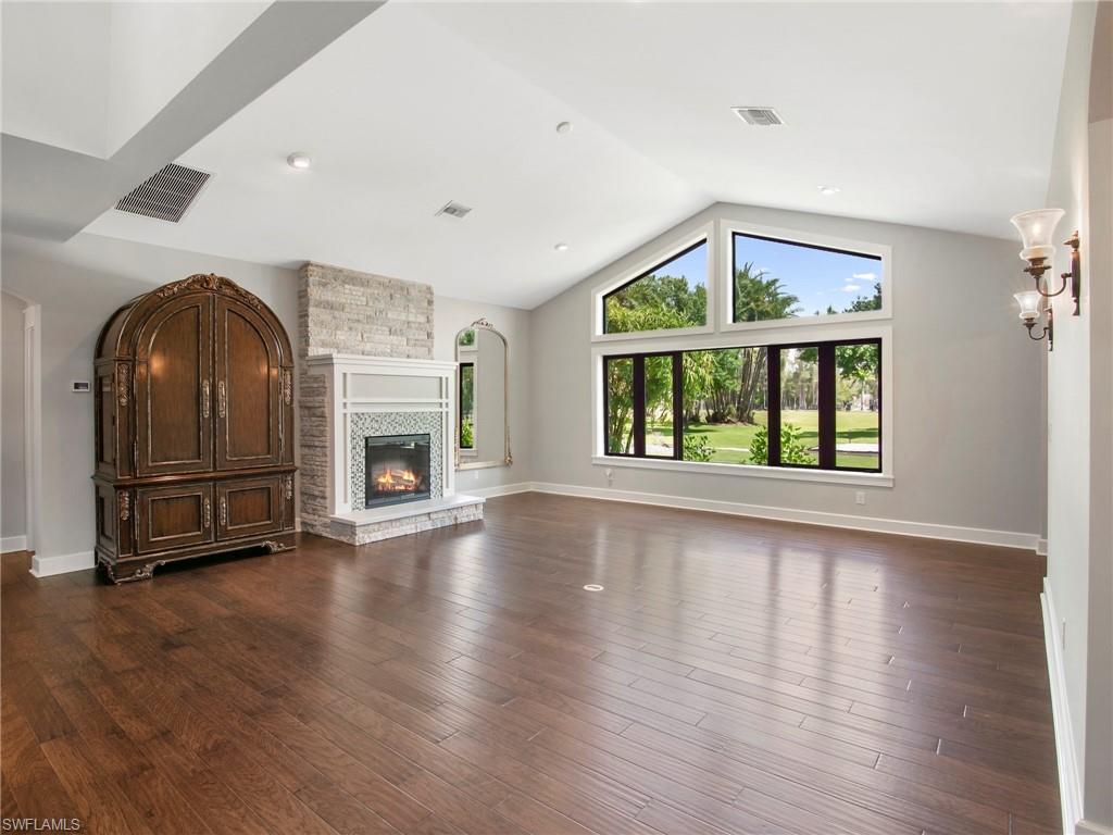 COLONIAL FARMS - Residential