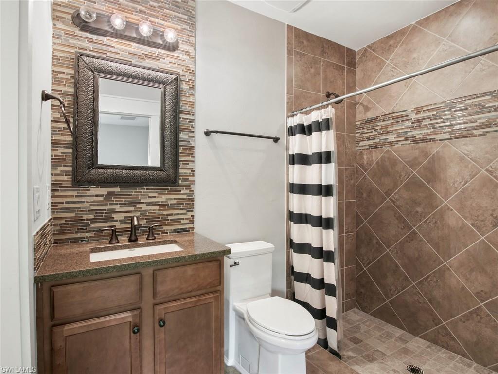 COLONIAL FARMS - Residential