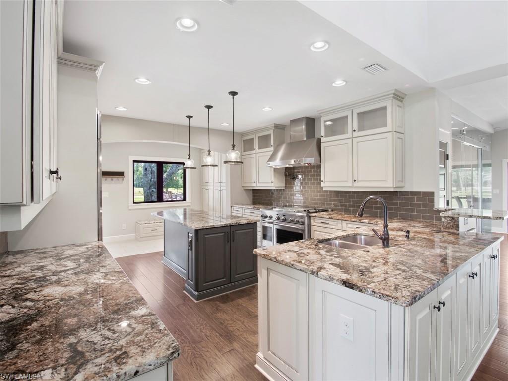 COLONIAL FARMS - Residential