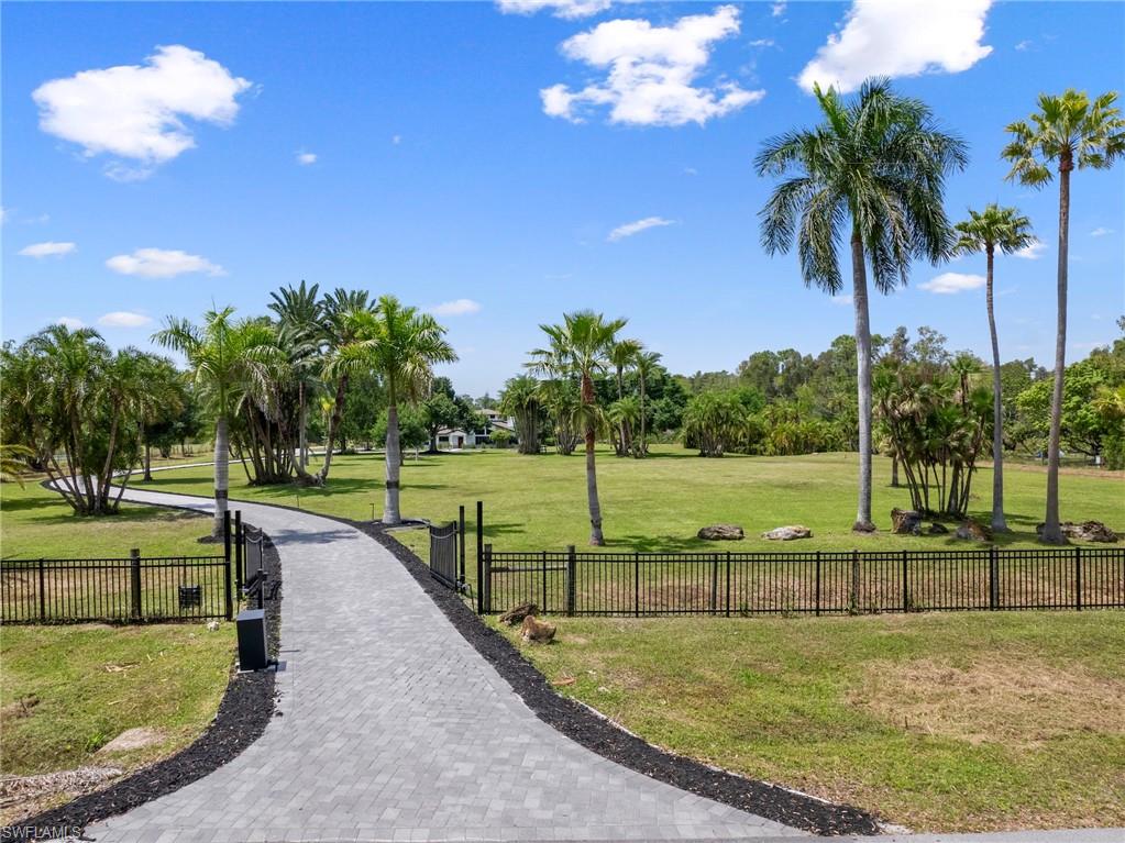 COLONIAL FARMS - Residential