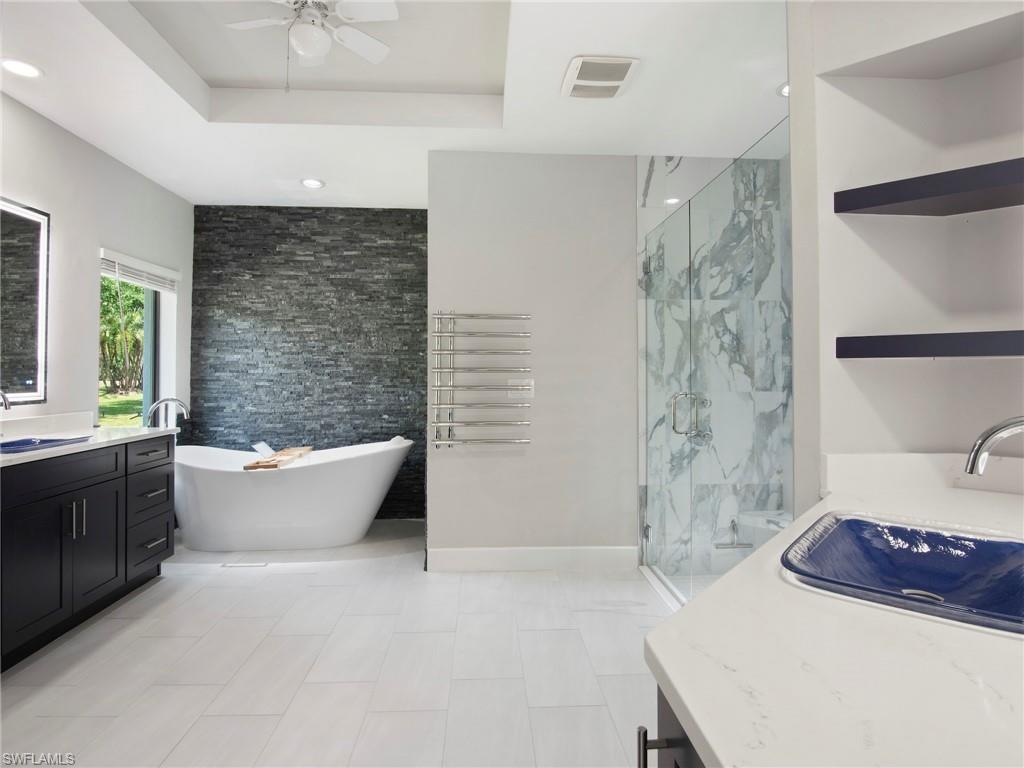 COLONIAL FARMS - Residential