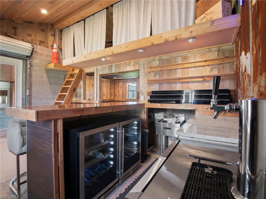 COLONIAL FARMS - Residential