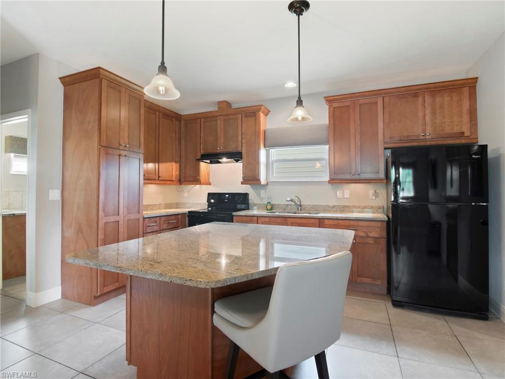 COLONIAL FARMS - Residential