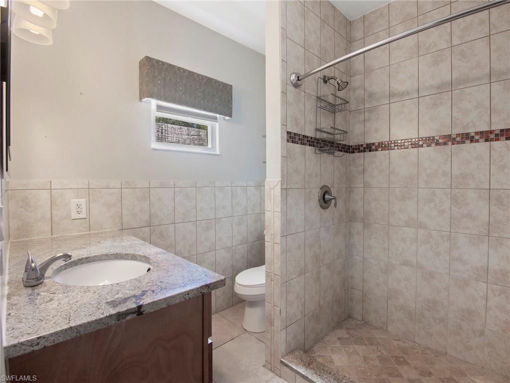 COLONIAL FARMS - Residential